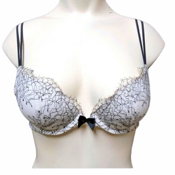 VICTORIA'S SECRET VERY SEXY LACY PUSH-UP BRA - Picture 1 of 8